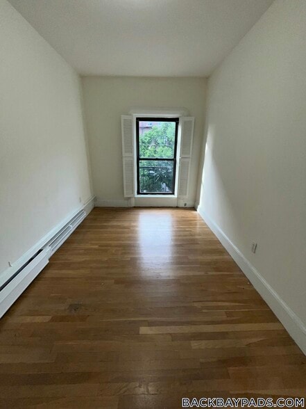 Building Photo - 529 Beacon St