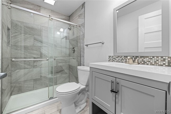 Building Photo - 619 Elmwood Ave