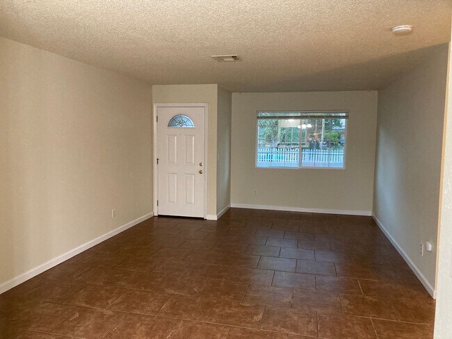 Building Photo - RO210