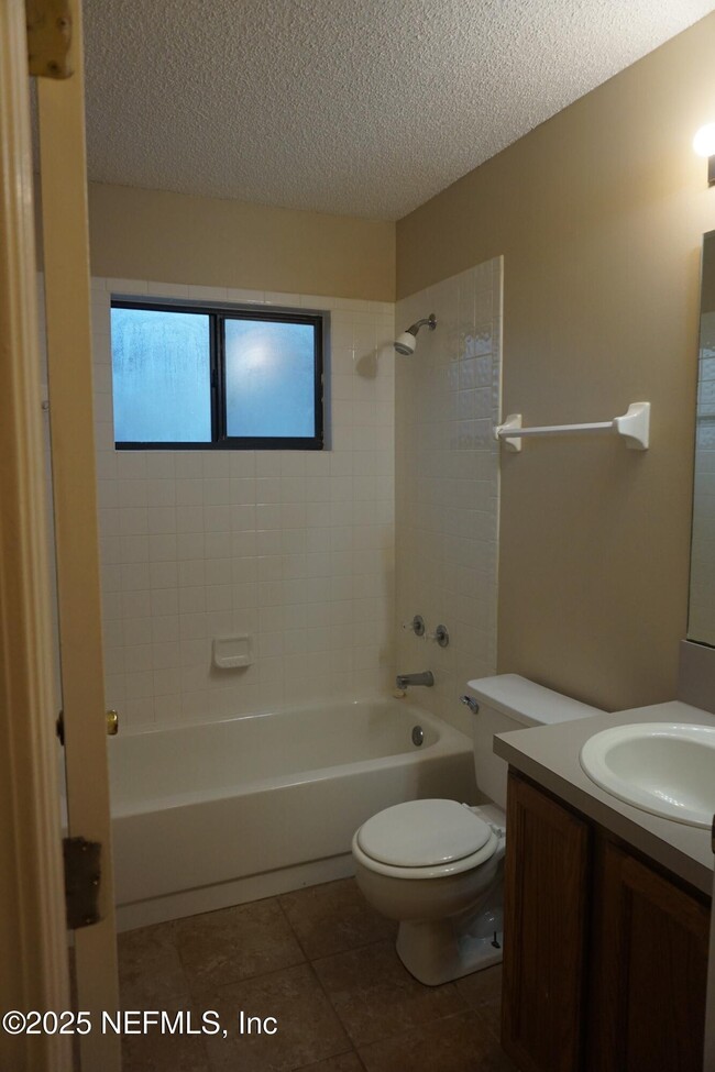 Building Photo - 7809 Allspice Cir E