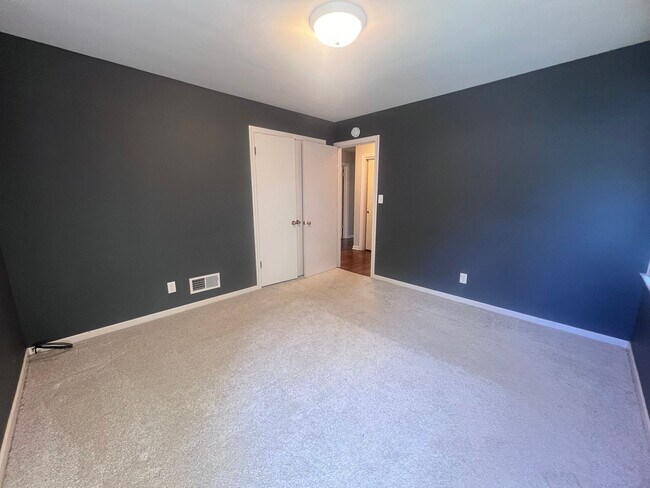 Building Photo - East Grand Rapids Schools! Single Family Home!