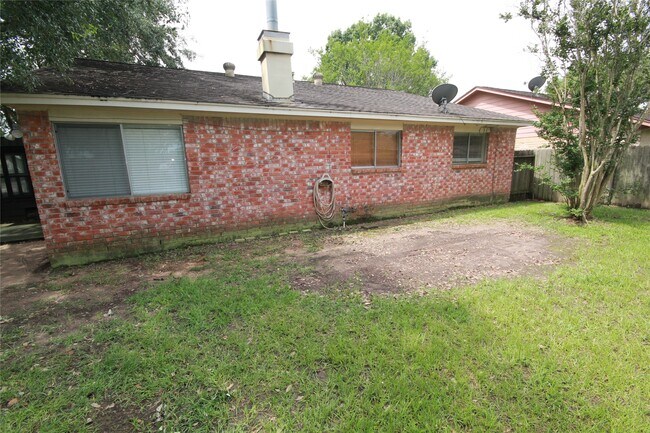 Building Photo - 5302 Town Park Blvd