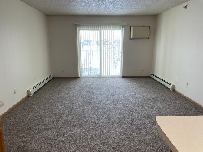 Building Photo - 2 Bedroom 2 Bath - South Fargo - July 1st