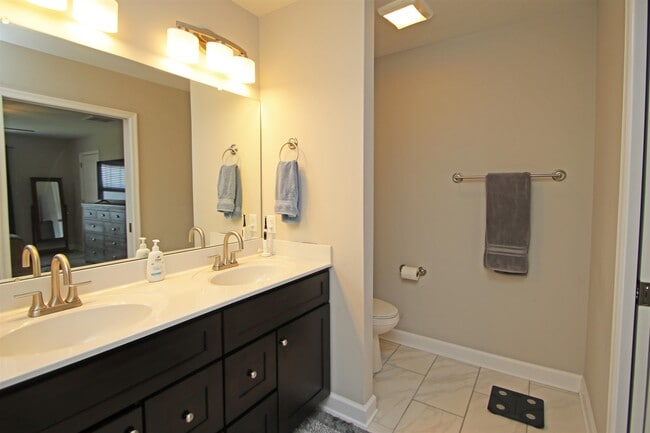 Building Photo - 224 Spring Run Ln