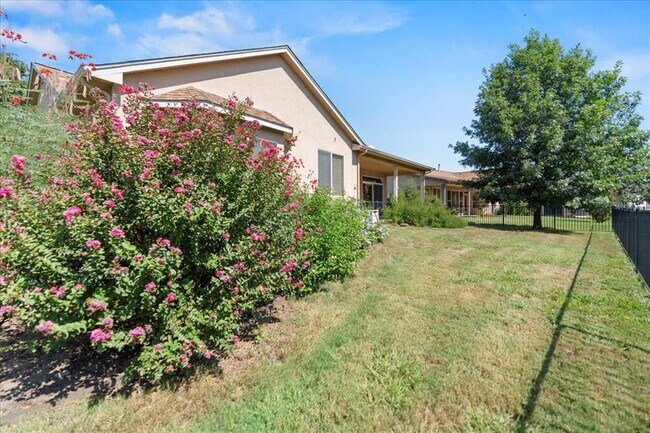 Building Photo - 101 Dandelion Dr