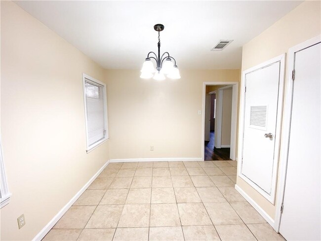 Building Photo - 7206 Tangerine Ave