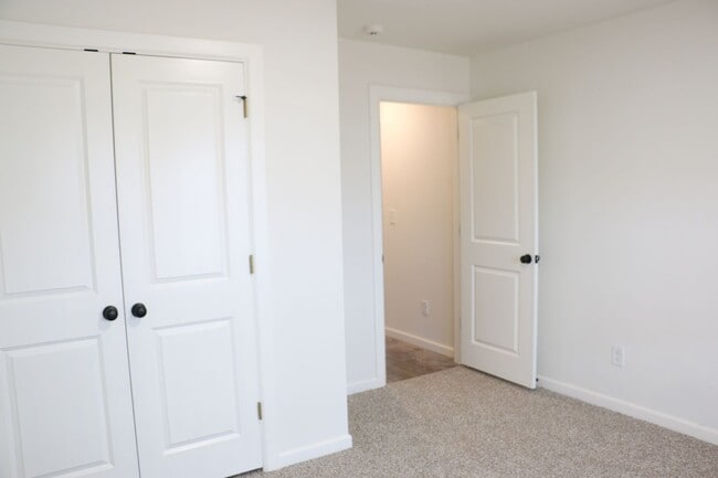 Building Photo - Brand New Home in Shawnee!