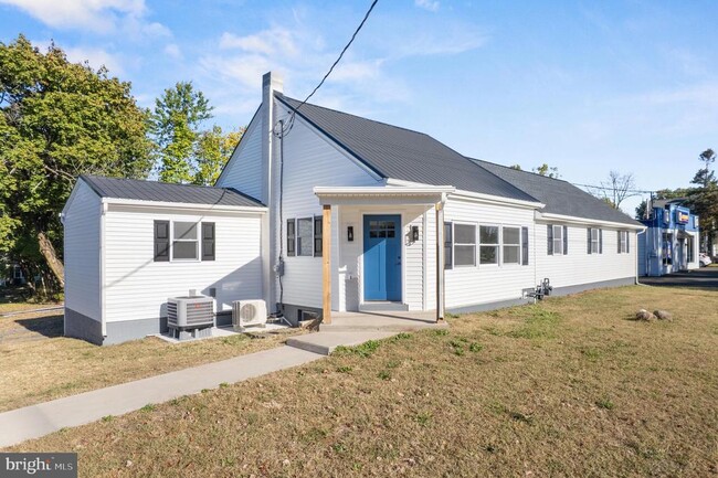 Building Photo - 325 W Reliance Rd