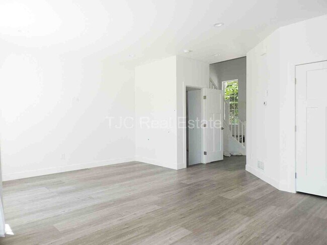 Building Photo - 6704 Ralston Rd