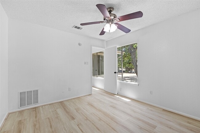 Building Photo - 13002 Greenway Chase Ct