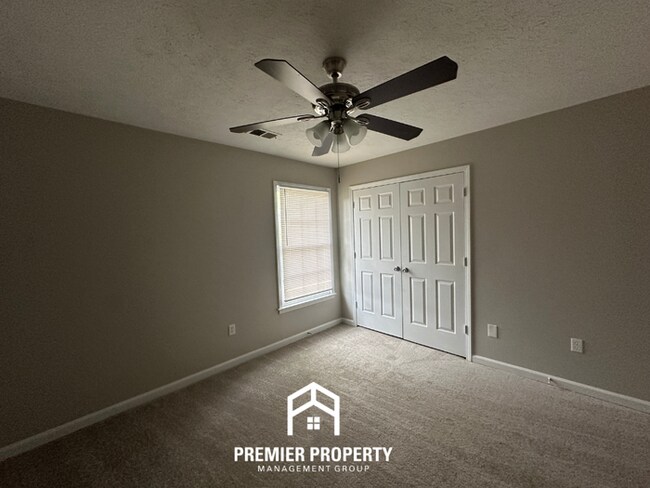 Building Photo - Stunning 4BR Cordova Home | Chef's Kitchen with Island, Formal Dining & Fireplace