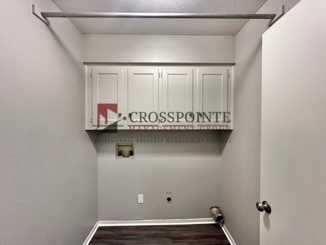 Building Photo - Edinburgh 4510/4512