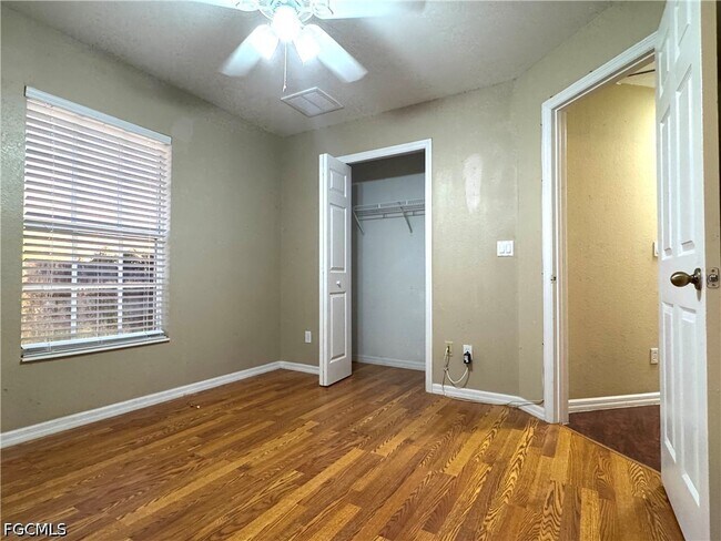 Building Photo - 117 Shadow Lakes Dr