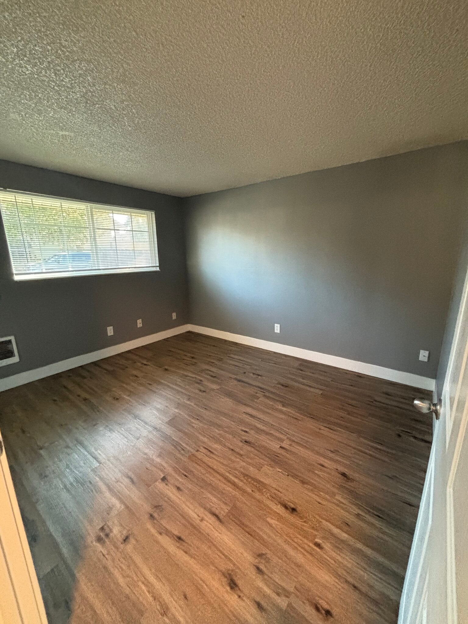 Building Photo - 1109 E 30th St