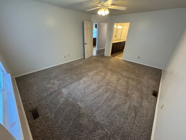 Building Photo - BEAUTIFUL PATIO  HOME IN NIXA