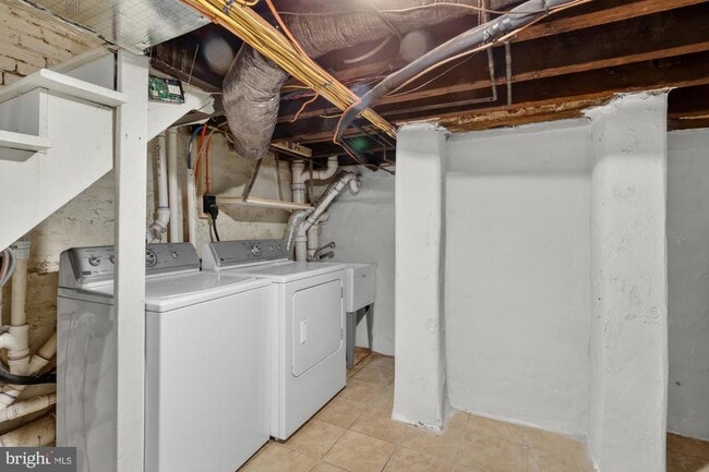 Building Photo - 1304 S Fairhill St