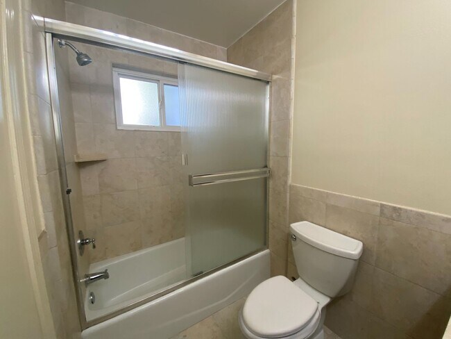 Building Photo - Updated 3-bedroom, 2-bath home in PG!