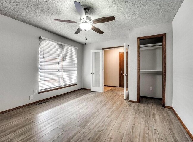 Building Photo - 721 Claremont Dr