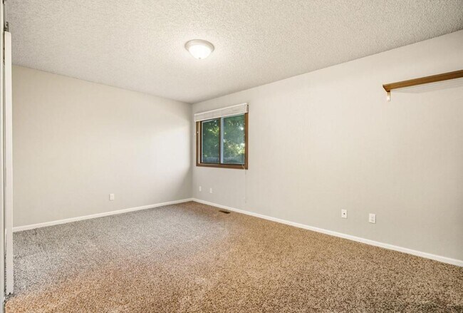 Building Photo - 205 Kathryn Dr