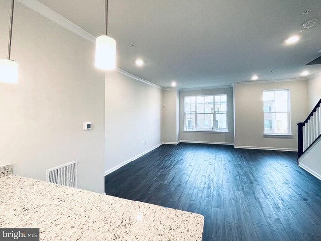 Building Photo - 22732 Tate St