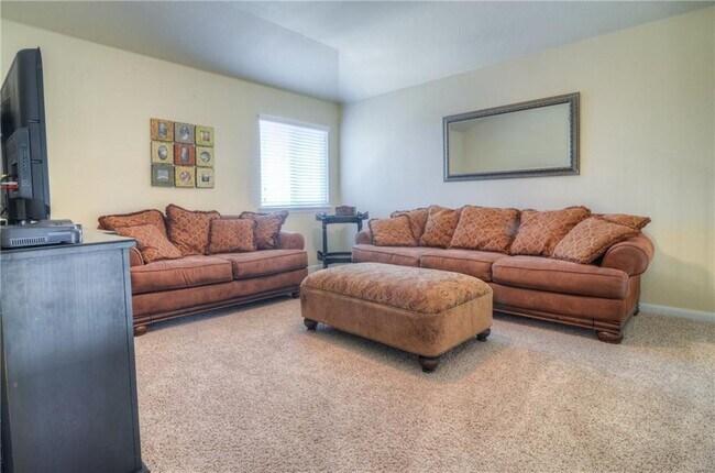 Building Photo - 1412 Willow Vista
