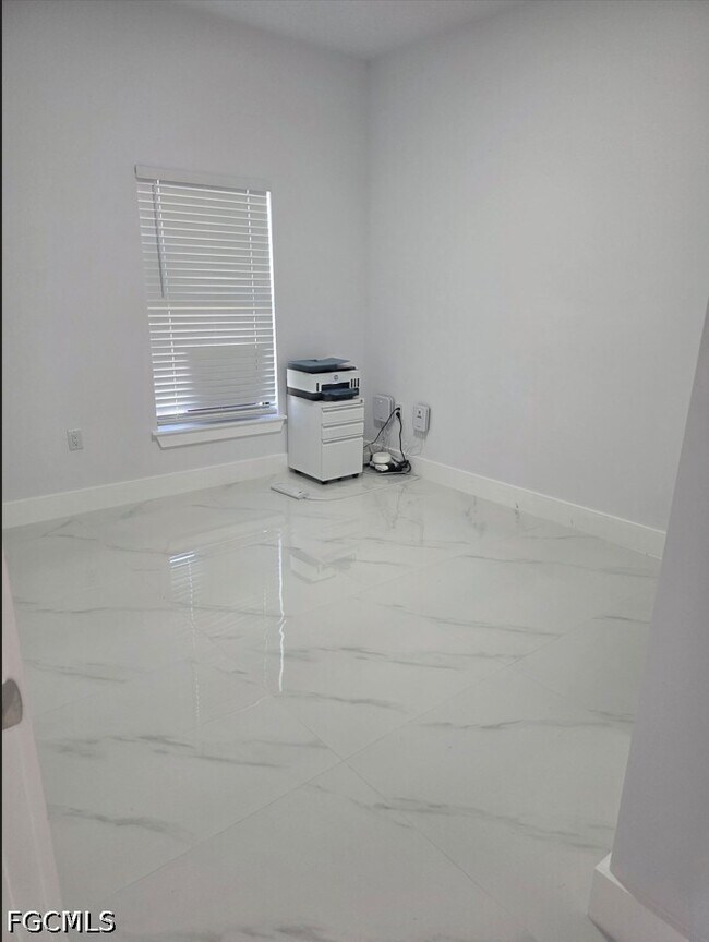 Building Photo - 821 Bell Blvd