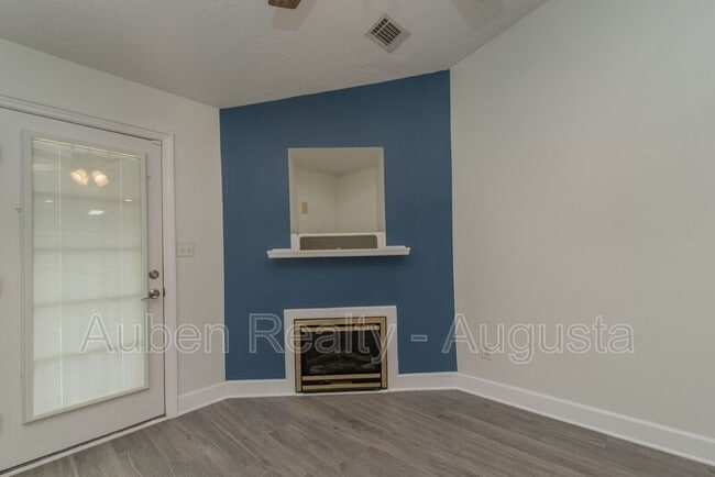 Building Photo - 312 Caldwell Cir