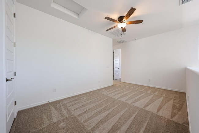 Building Photo - 7677 W Smoketree Dr