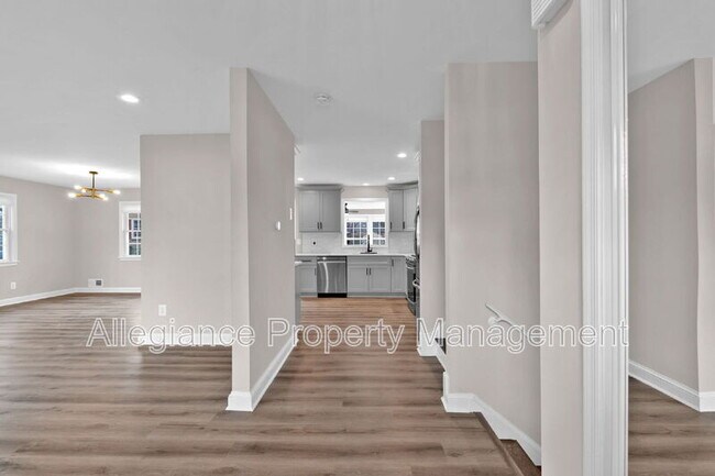 Building Photo - 2215 Lida Ct