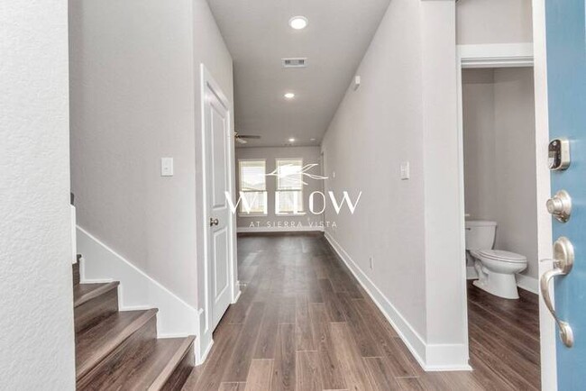 Building Photo - Spacious 4-Bedroom Home – 6 Weeks FREE Rent!