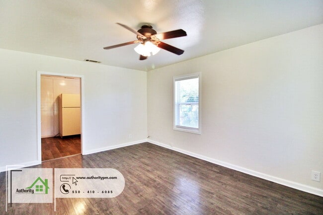 Building Photo - 3010 Church St