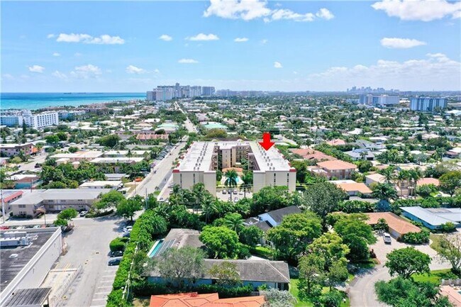 Building Photo - 4629 Poinciana St