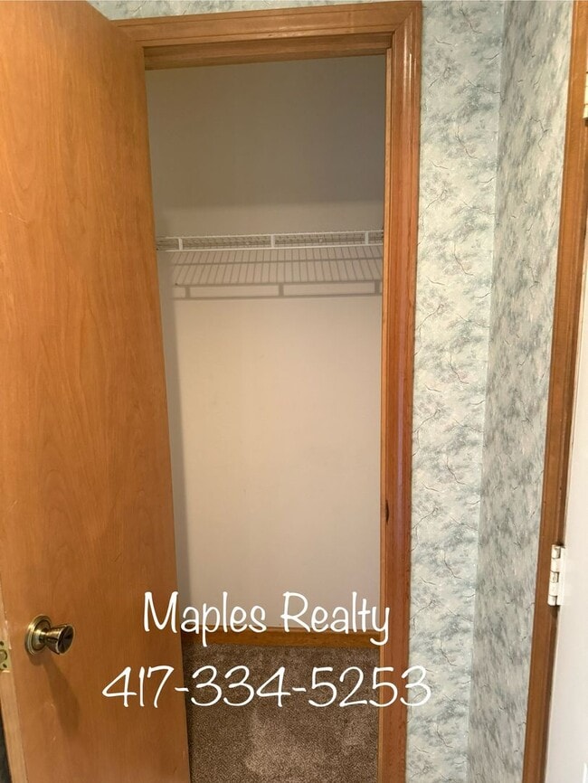 Building Photo - One bedroom FURNSIHED condo at Pointe Royale