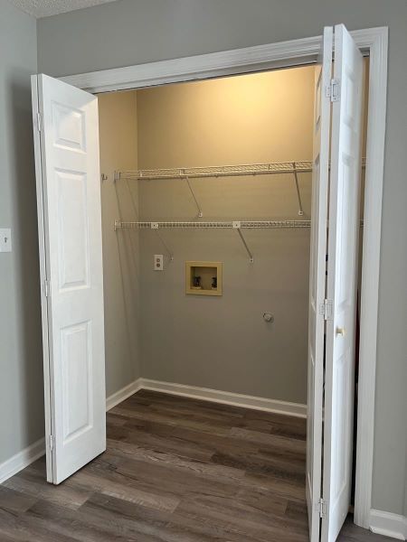 Building Photo - One level living in highly sought Bluegras...