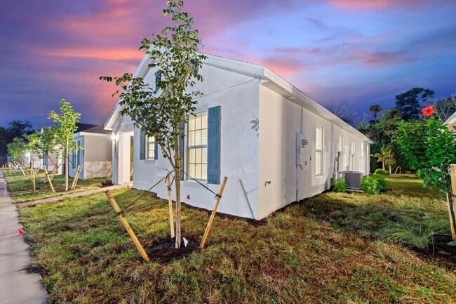 Building Photo - Deposit-Free! Modern, energy efficient hom...