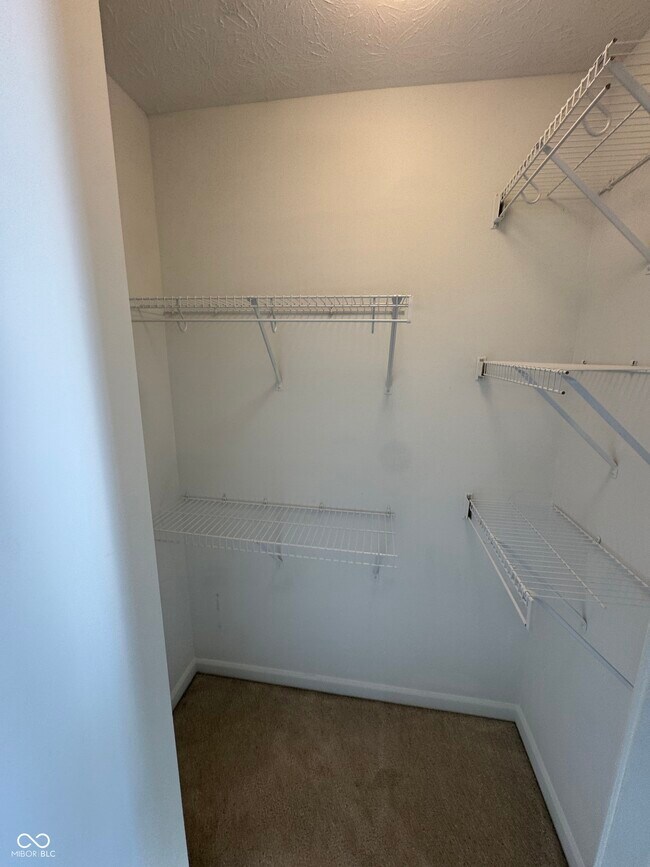 Building Photo - 7435 Sycamore Run Dr