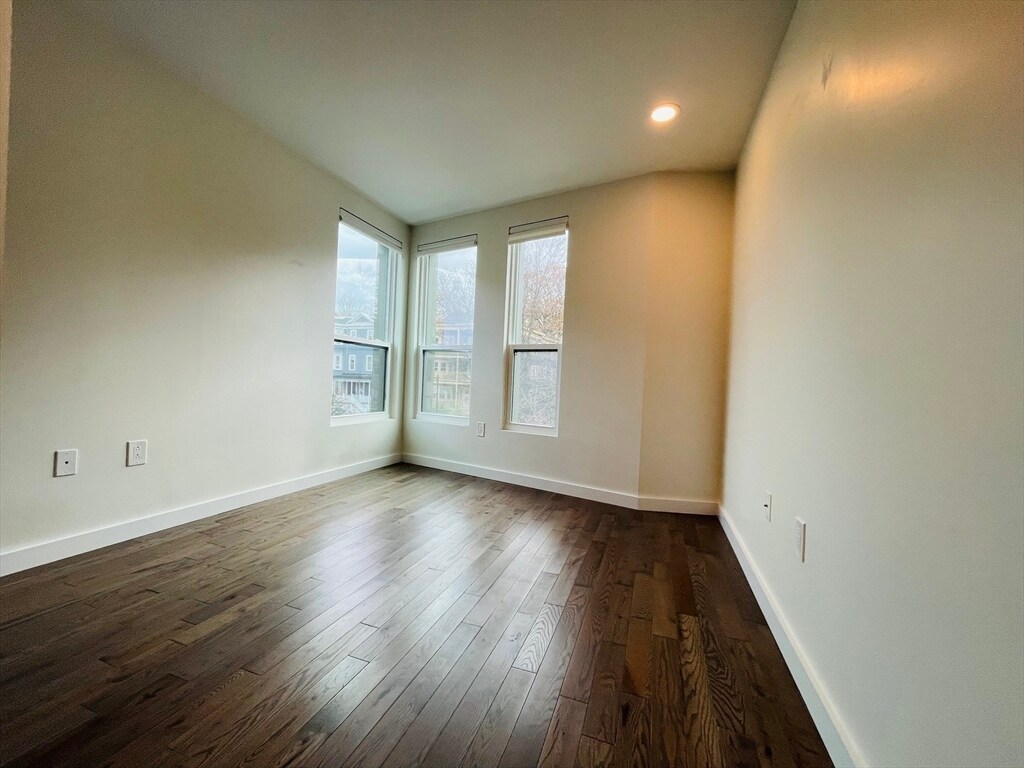 Building Photo - 119 Hyde Park Ave