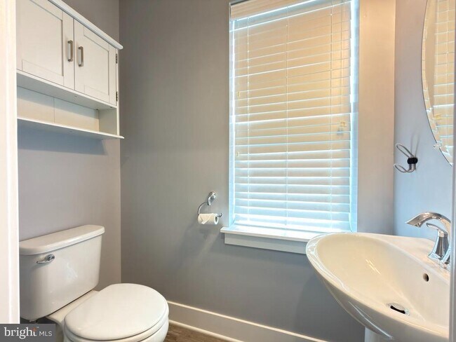 Building Photo - 2512 Buckthorn Dr