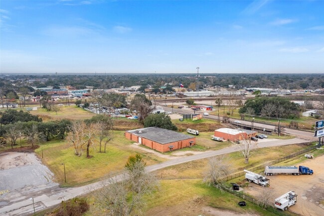Building Photo - 200 Motel Dr.