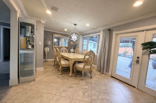 Building Photo - 9770 Tappenbeck Dr
