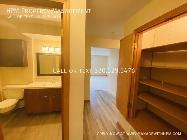 Building Photo - 7165 Starcliff Ave NW