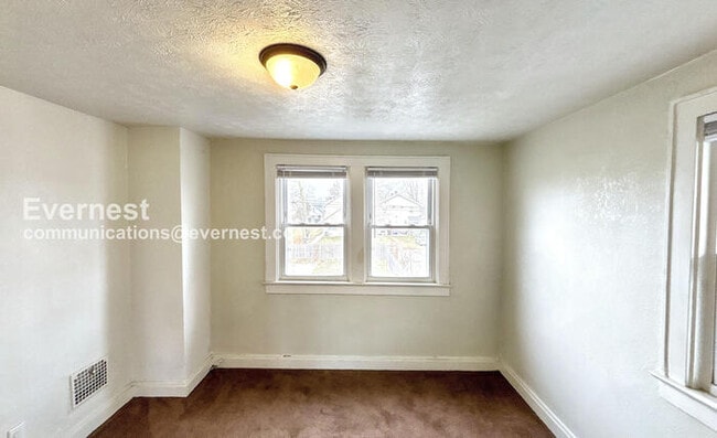 Building Photo - 1098 E 17th Ave