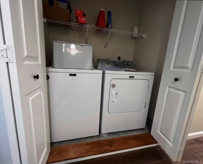 Building Photo - 118 Plains Rd