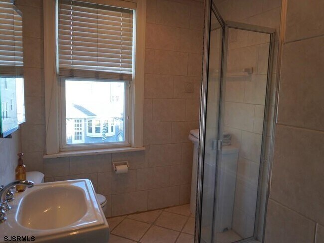 Building Photo - 11 S Baltimore Ave