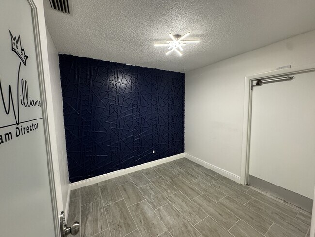 Building Photo - 5401 Alhambra Dr