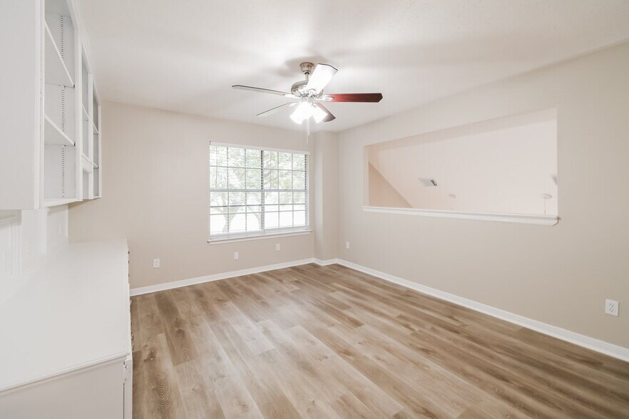 Building Photo - 4765 Oakmont Ct