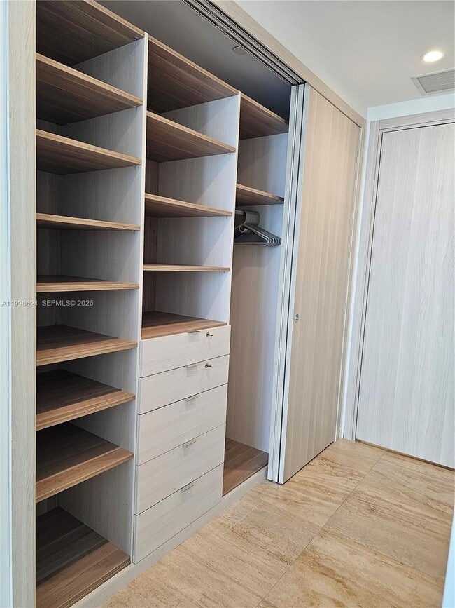 Building Photo - 1000 Brickell Plaza