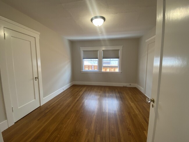 Building Photo - 1401 Bellevue Ave
