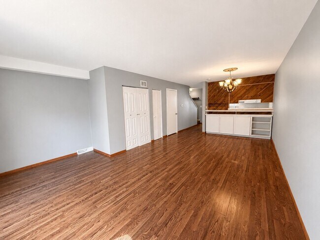 Building Photo - Beautiful two-story townhome in Denver! Low Maintenance!
