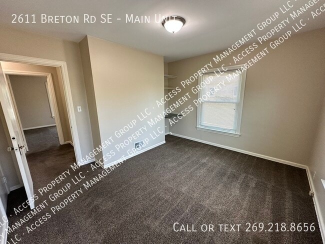 Building Photo - 2611 Breton Rd SE